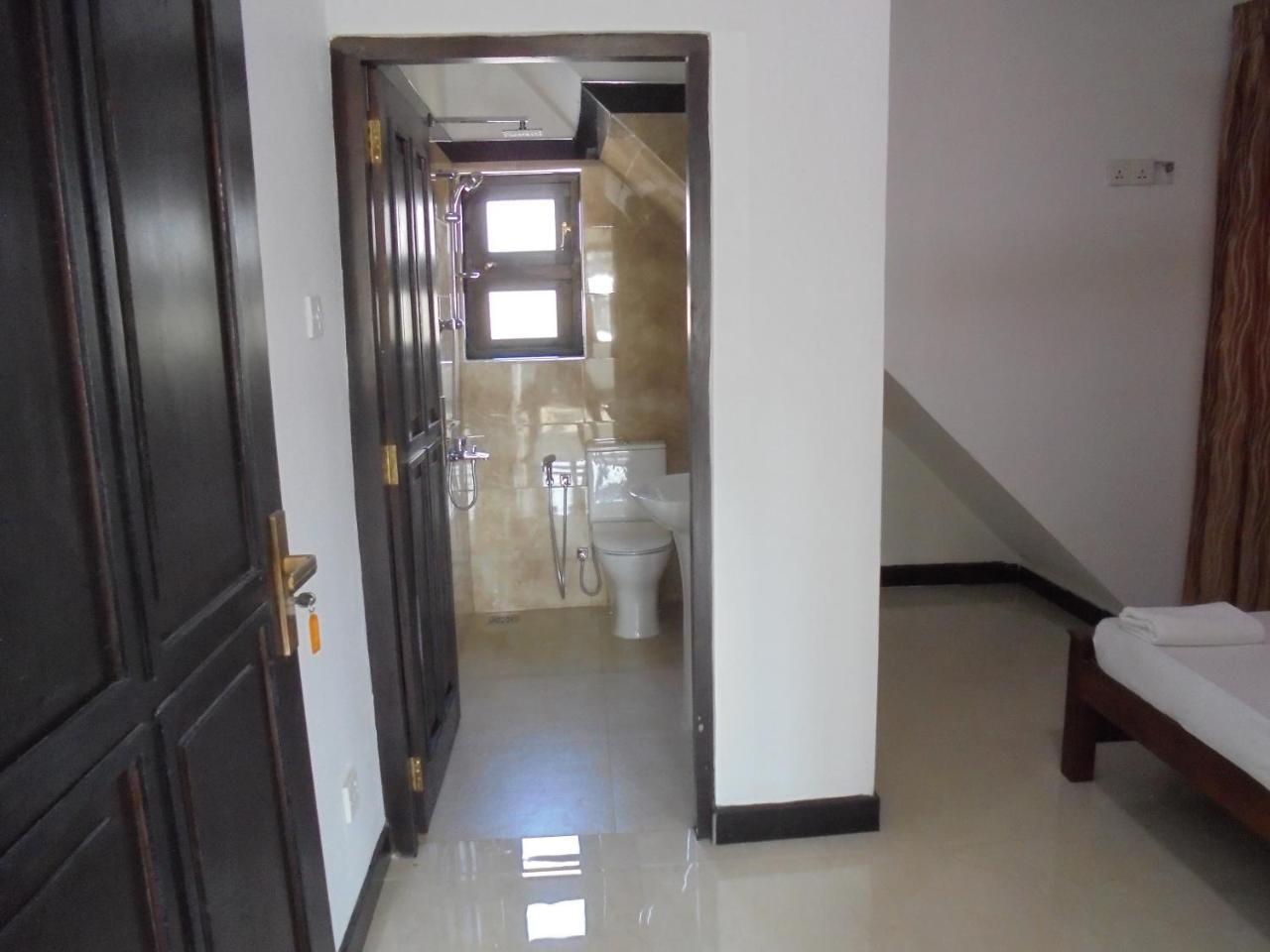 Jmf Hotel Negombo Zewnętrze zdjęcie