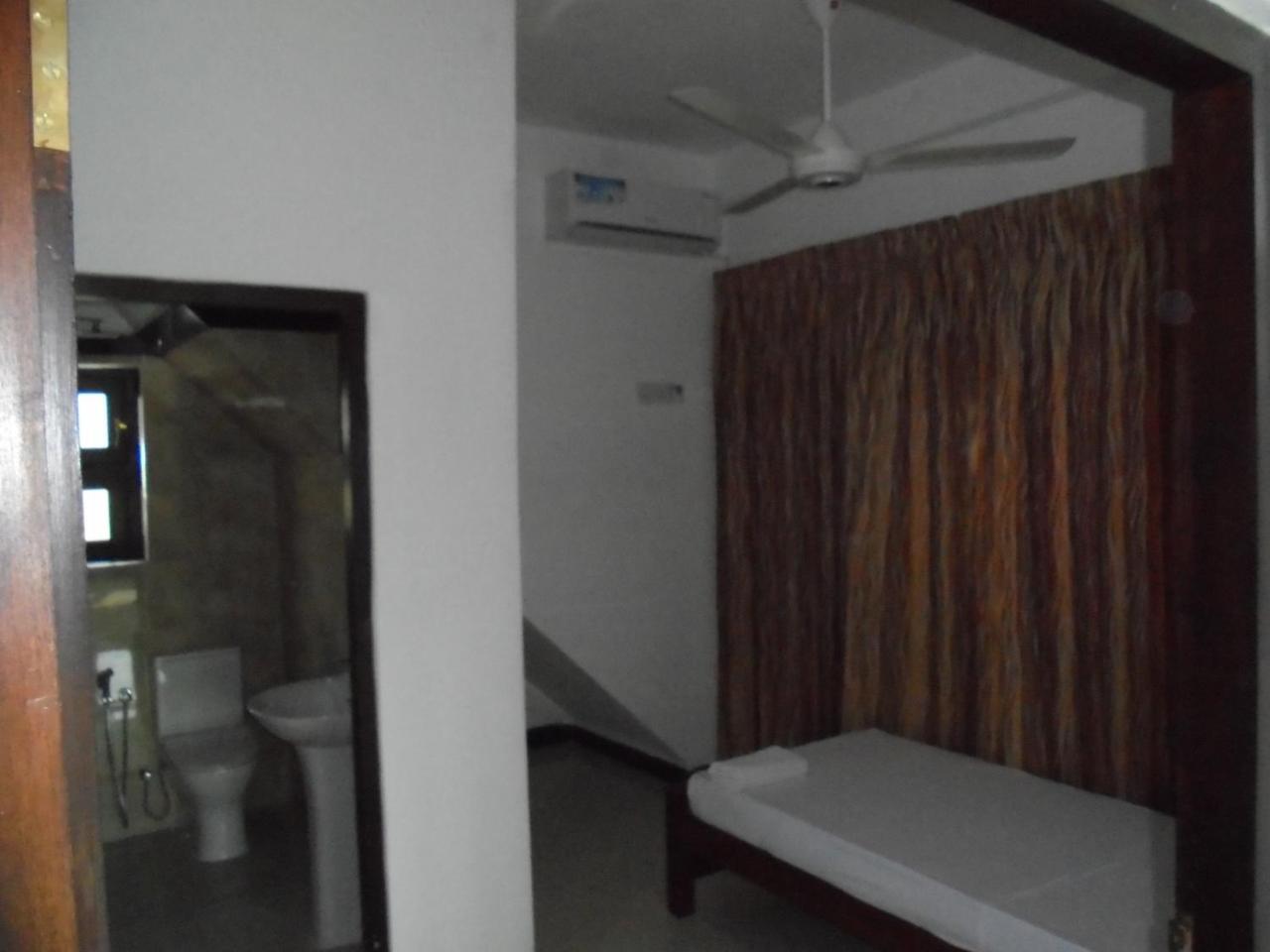 Jmf Hotel Negombo Zewnętrze zdjęcie